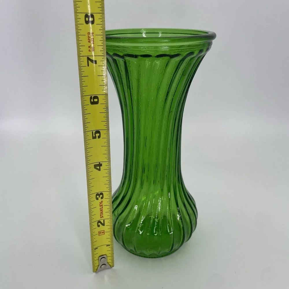 Vintage Emerald Green Hoosier Glass Swirl Vase 7.5